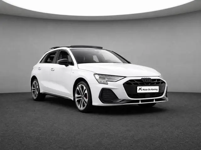 Audi A3 Sportback 45 TFSIe 272pk S edition Competition · Panoramadak · Camera · Carbon Achterspoiler...