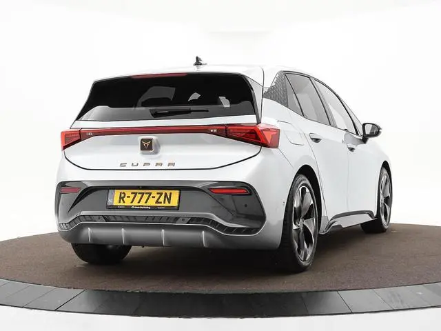 CUPRA Born Adrenaline 62 kWh 230pk · 95,6% · Camera · Apple/Android Car Play · Stuur- & Stoelverwarm...
