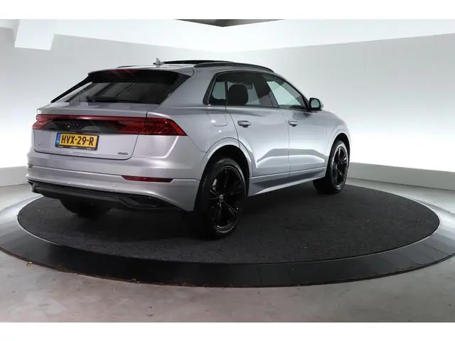 Audi Q8 55 TFSI e quattro Pro Line | LUCHTVERING | AKOESTISCH GLAS | SCHUIF-KANTEL |