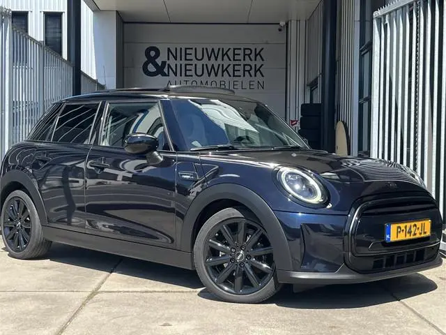 MINI 5-Deurs 1.5 Cooper Camden Plus Edition | AUTOMAAT | SCHUIF/KANTELDAK | CAMERA | CARPLAY | NAVI...