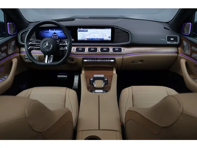 Mercedes-Benz GLS 580 V8 4MATIC AMG Line | Facelift | Airmatic | Panoramadak | Massage | Stoelventilatie | Memory | Burmester High End | HUD | Surround Camera | Trekhaak | Soft-Close | Vlakkenverwarming |