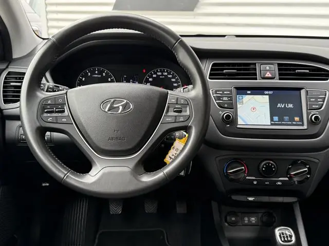 Hyundai i20 1.0 T-GDI Comfort 1e Eigenaar|Navi|Camera|PDC|Airco|Trekhaak|LM Velgen|APK tot 03-2027