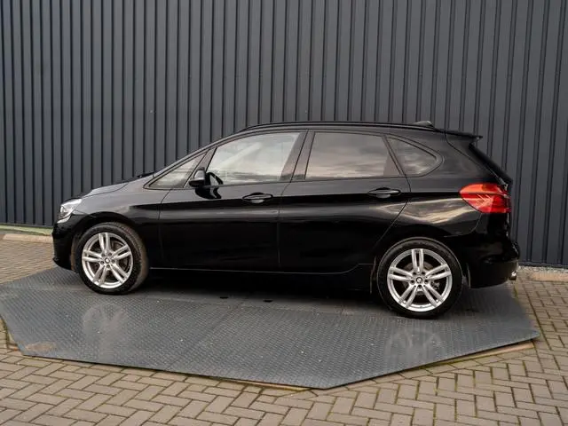 BMW 2-serie Active Tourer 218i Business | 18'' | Parkeersensoren V&A | Stoelverw. | Navi | Prijs Rij...