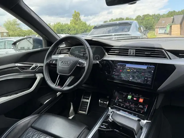 Audi Q8 Sportback e-tron 55 quattro S Edition Competition 115 kWh | Panoramadak | Luchtvering | Came...