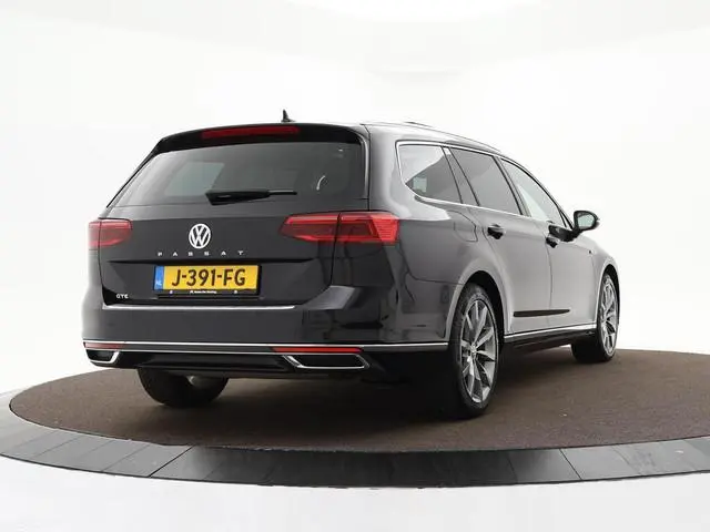 Volkswagen Passat Variant 1.4 TSI 218pk DSG PHEV GTE Business · SOH 90,1% · Panoramadak · Camera · H...