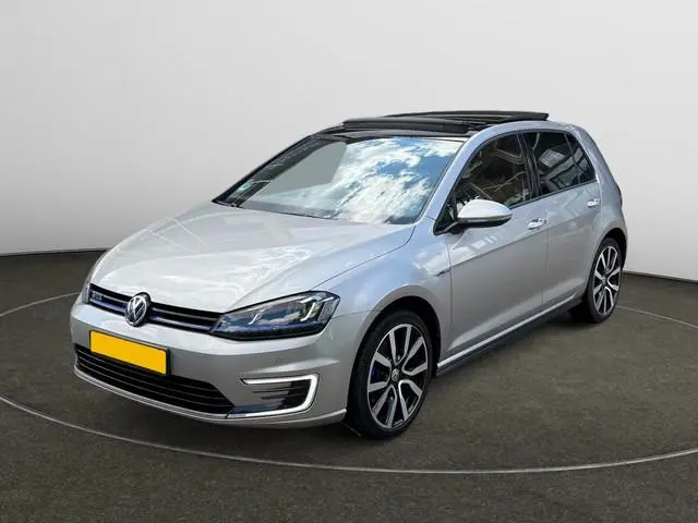 Volkswagen Golf 1.4 TSI 204pk GTE Aut- Panoramadak, Xenon Led, Dealer Onderhouden, Privacy Glass