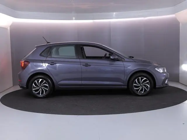 Volkswagen Polo 1.0 TSI Life 95 PK | Navigatie via app | LM velgen | Parkeersensoren voor en achter...