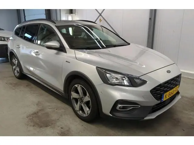 Ford Focus Wagon 1.5  Automaat 150PK Active X Business / Trekhaak / Leder / Standkachel / B&O Radio...