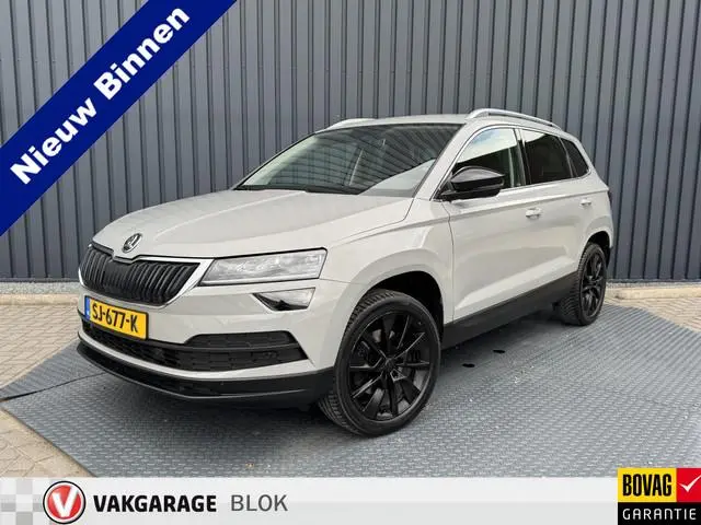 ŠKODA Karoq 1.5 TSI ACT Style Business | Trekhaak wegkl. | Camera | Canton | Groot Navi | Prijs Rijk...