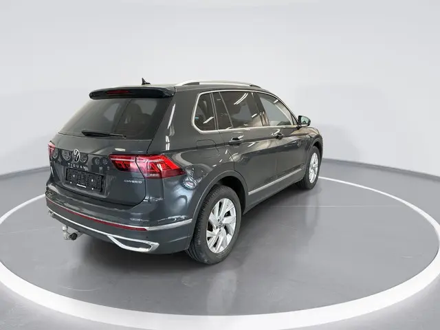 Volkswagen Tiguan 1.4 TSI eHybrid Elegance · Camera · Apple/Android Car Play · Dodehoek Detectie · W...