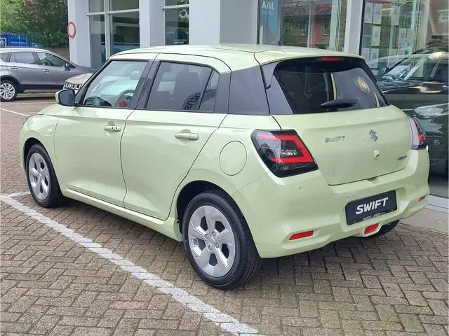 Suzuki Swift 1.2 STYLE SMART HYBRID Direct Leverbaar | Tot 10 JAAR GARANTIE! Inclusief € .2.500,- Vo...