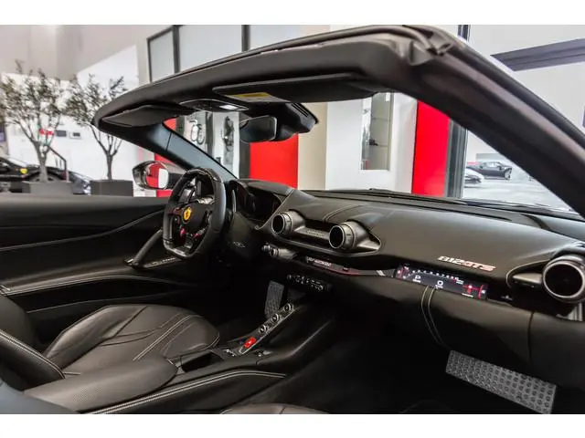Ferrari 812 GTS