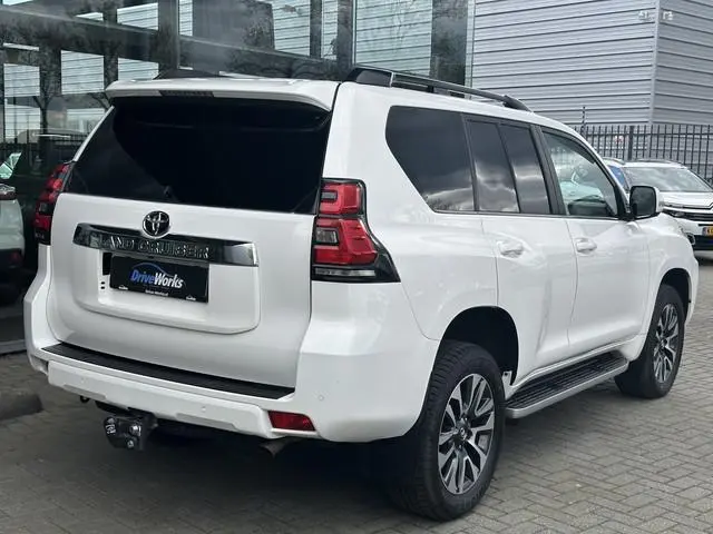 Toyota Land Cruiser 2.8 D-4D-F Professional | Leather | Nieuwstaat | 360 View | JBL | Window Van | C...