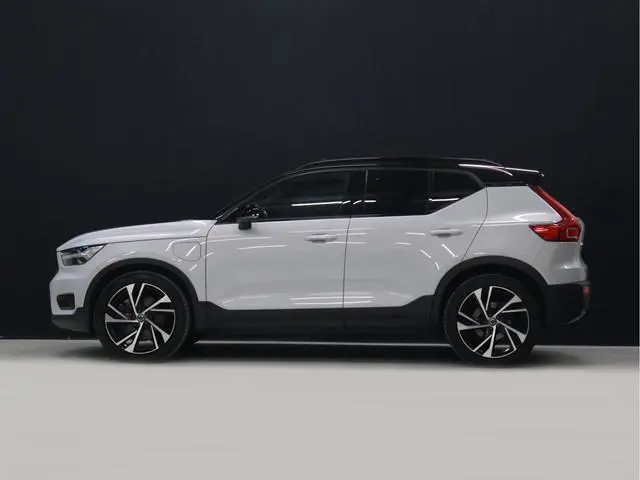 Volvo XC40 1.5 T5 Recharge Inscription [SCHUIFKANTELDAK, ADAPTIVE CRUISE CONTROL, APPLE CARPLAY, AND...
