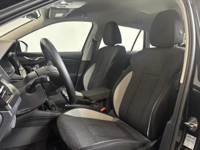 Skoda Kamiq 1.0 TSI Business Edition Navigatie Climate control Lichtmetalen velgen