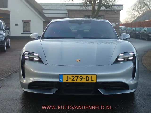 Porsche Taycan Turbo 626pk 92%SOH SPORT-CHRONO/ACC/BURMESTER/360-CAMERA