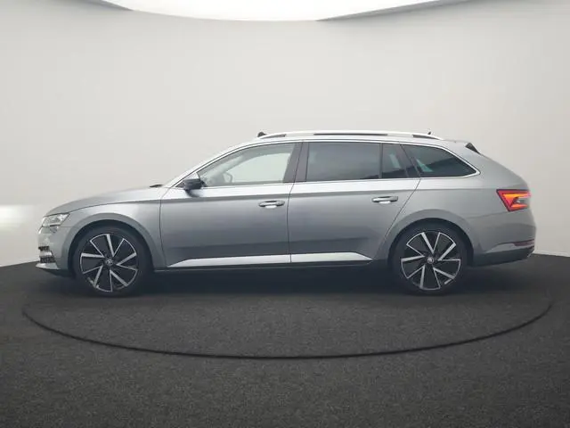 ŠKODA Superb Combi 1.4 TSI iV Laurin & Klement PHEV 218pk Dealer O.H. | Trekhaak Af Fabriek | Panoda...