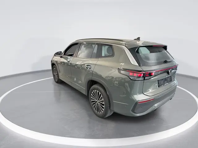 Volkswagen Tayron 1.5 204pk DSG eHybrid Life Edition · Camera · Wegklapbare Trekhaak · Stoel-& Stuur...