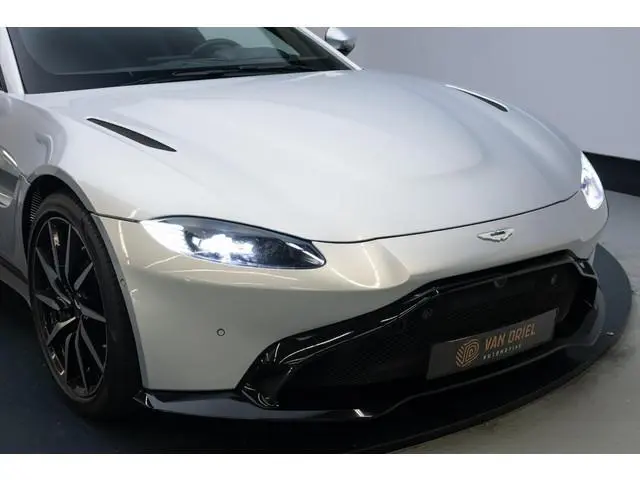 Aston Martin V8 Vantage