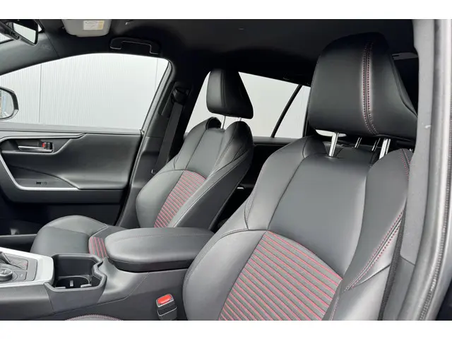 Toyota RAV4 2.5 Plug-in Hybrid AWD Style Navigatie, Apple CarPlay/Android Auto, Achteruitrijcamera,...