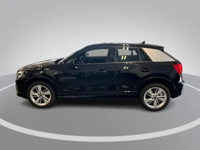 Audi Q2 35 TFSI 150pk S-Tronic S Edition · Camera · Keyless · ACC · Matrix LED · Audi Sound · Apple/...