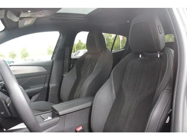 Peugeot 408 1.6 HYbrid 225PK EAT8 GT | PANORAMA SCHUIF/KANTEL DAK | FOCAL PREMIUM AUDIO SYSTEM | STU...