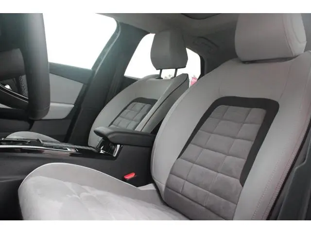 Citroen C4 1.2 Hybrid 145PK AUTOMAAT MAX | PANORAMA SCHUIF/KANTEL DAK | PACK TECHNO: (DRAADLOZE TELE...