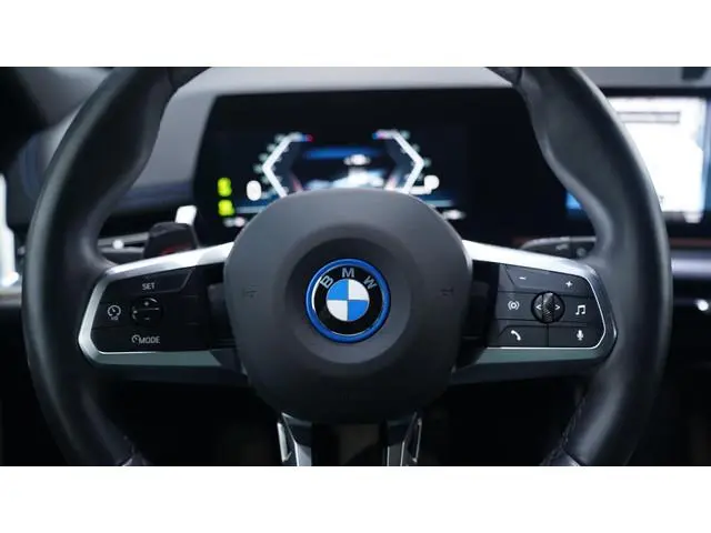 BMW iX1