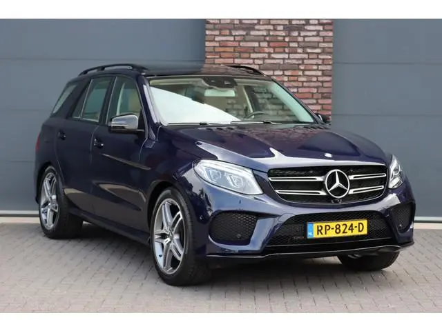 Mercedes-Benz GLE-klasse 400 4MATIC AMG Line | Luchtvering | Panoramadak | Trekhaak | Leder | Elek....