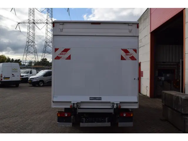 FUSO Canter