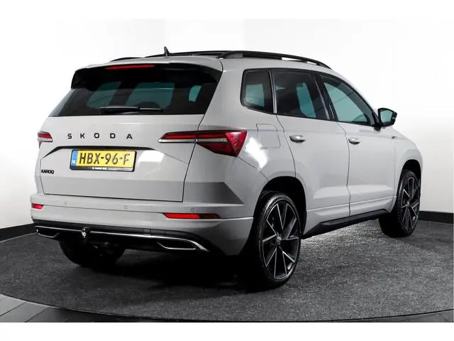ŠKODA Karoq 1.5 TSI ACT Sportline Business 150 PK | S/K-Panodak | Dig. Cockpit | Adapt. Cruise | Sto...