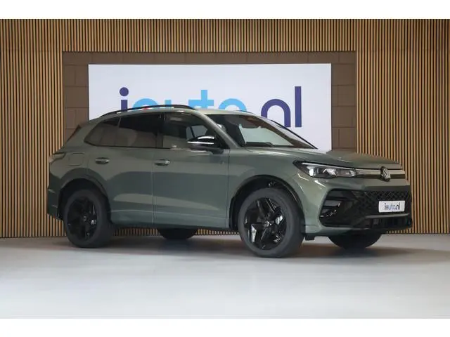 Volkswagen Tiguan 1.5 eHybrid 272pk R-Line Edition Pano/IQ.Light/Head-up/360/ACC/Trekhaak wegkl./Erg...