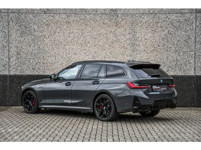 BMW 3-serie Touring 330e