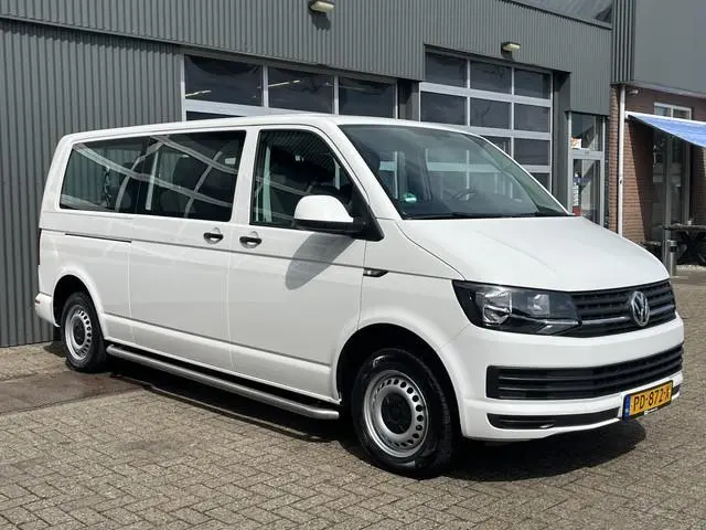 Volkswagen Transporter Kombi 2.0 TSI L2H1 Benzine 9-Persoons Airco Trekhaak 2500kg trekgewicht Kombi...