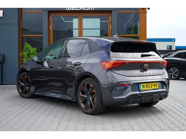 Cupra Born Perf. One 62 kWh | 94,14% SOH | Camera | Elek. Stoelen | Massage