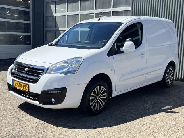Peugeot Partner 120 1.6 BlueHDi Airco Cruise controle Trekhaak 1250kg trekgewicht 3-Peroons Parkeerh...
