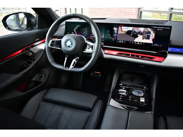 BMW 5-serie Touring 530e xDrive M-Sport Pro Pano Trekh 360 HUD H/K 20inch