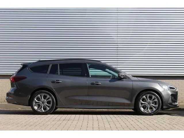 Ford Focus Wagon 1.0 EcoBoost Hybrid ST Line X | Head-Up | Adaptieve cruise | Trekhaak | Winterpack