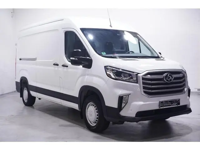 Maxus Deliver9