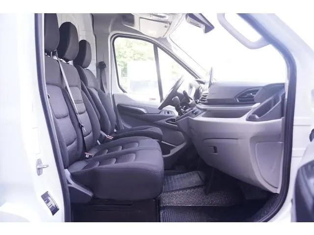 Maxus Deliver9