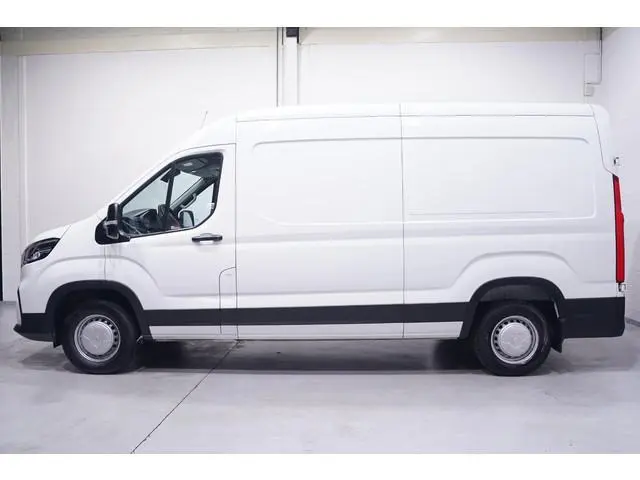 Maxus Deliver9