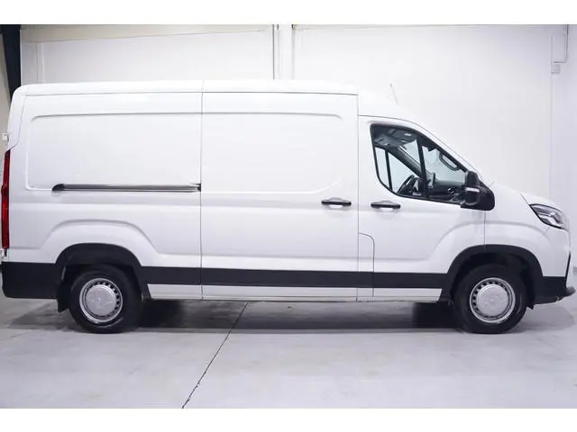 Maxus Deliver9
