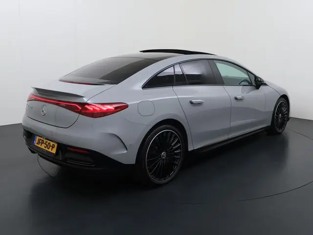Mercedes-Benz EQE 300 AMG Line 90 kWh | Luchtvering Pano Memory Night