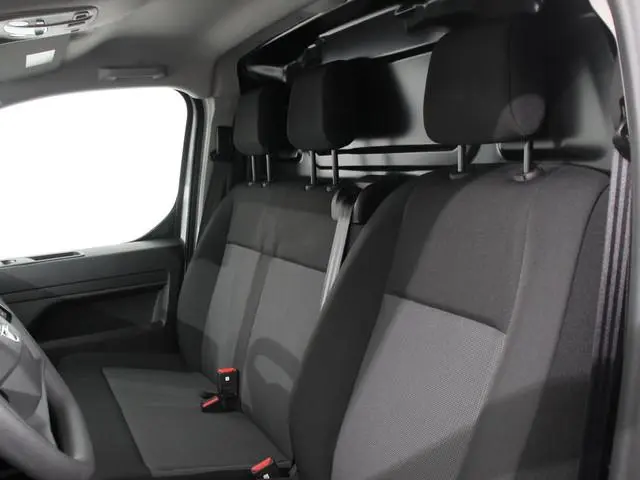 Opel Vivaro 2.0 L3 Automaat Apple Carplay /  Android Auto Parkeersensoren V+A Trekhaak Camera Naviga...