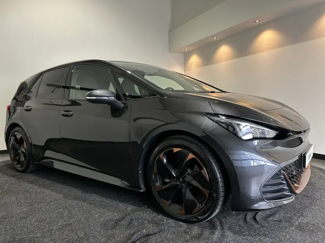 CUPRA Born Copper Edition One 62 kWh SOH 93,9% | In nieuwstaat!!