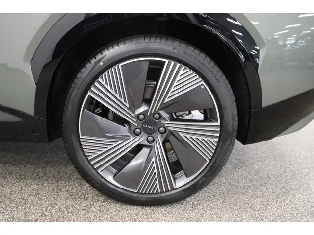 Lynk & Co 08