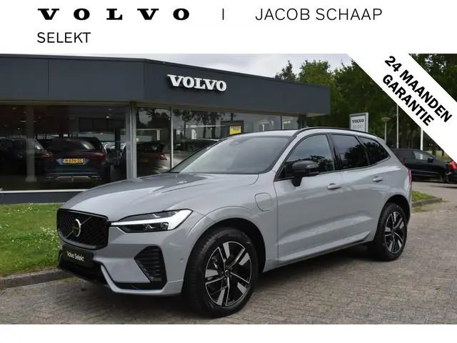Volvo XC60 T6 350PK Plug-in hybrid AWD Plus Dark Trekhaak | H&K | Panodak | 19"LMV | 360 Camera | St...