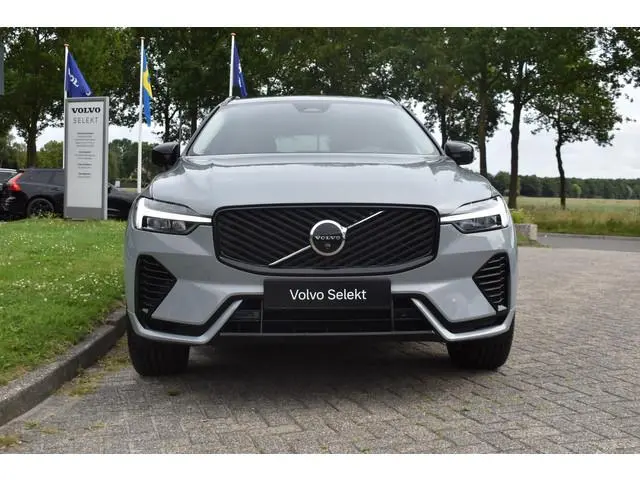 Volvo XC60 T6 350PK Plug-in hybrid AWD Plus Dark Trekhaak | H&K | Panodak | 19"LMV | 360 Camera | St...