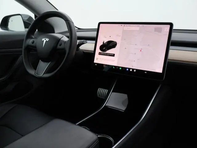 Tesla Model 3 PERFORMANCE 462 PK AWD 75 KWH ORIG. NL + 20 INCH | AUTOPILOT | PANORAMA | LEDER
