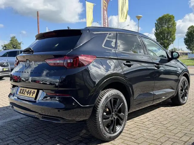 Opel Grandland 1.2 Turbo GS Line Rijklaar incl. beurt en 12 M garantie | Super km stand ! | Alcantar...